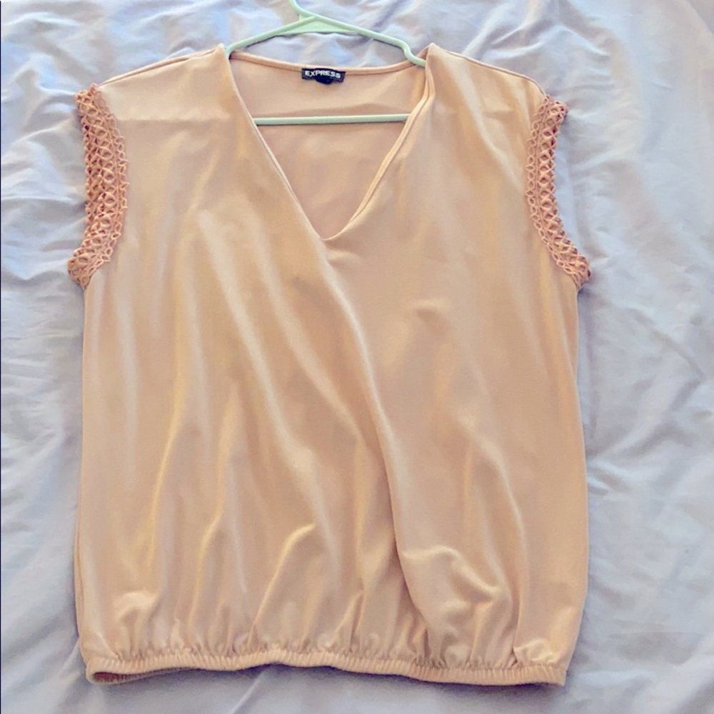Express light pink sleeveless blouse